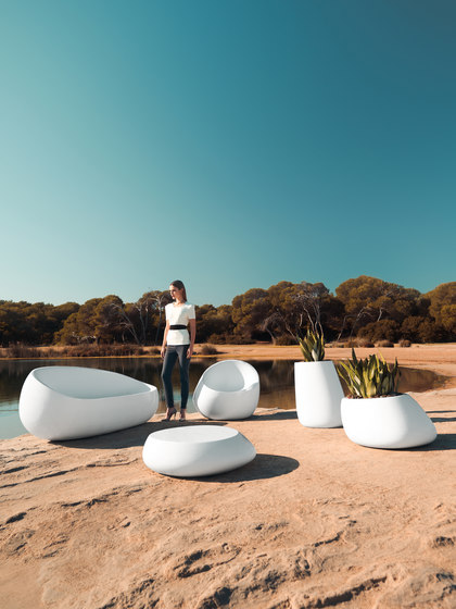 Stone lounge chair | Poltrone | Vondom