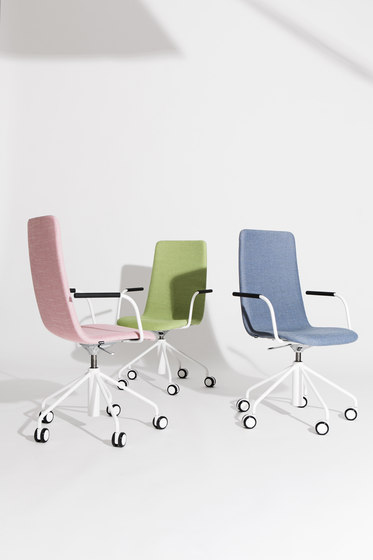 Sola Wooden Leg | Stühle | Martela