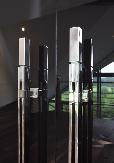 Stiletto Door Pull | Maniglioni porta | MWE Edelstahlmanufaktur