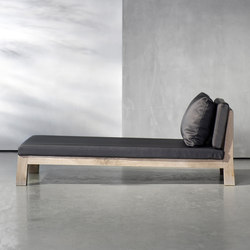 GIJS Daybed | Sun loungers | Piet Boon