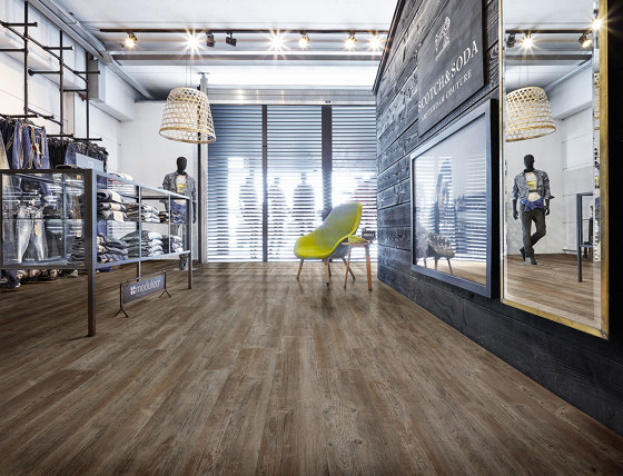 Moduleo 55 Woods | Chester Oak 24229 | Synthetic panels | IVC Commercial