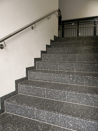 Standard | Terrazzo 93.00 BONO | Concrete panels | Euval
