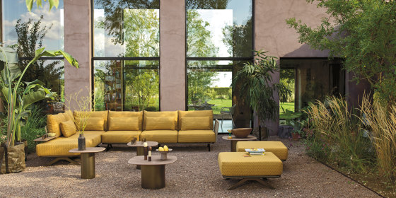 Armàn 7131H low table | Coffee tables | ROBERTI outdoor pleasure