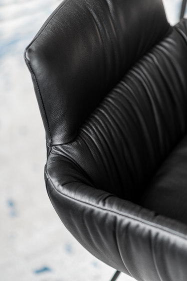 FAYE CASUAL
Side chair with armrests | Chairs | KFF