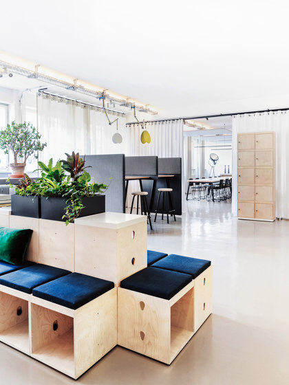 Studio Platform | Poufs | UnternehmenForm