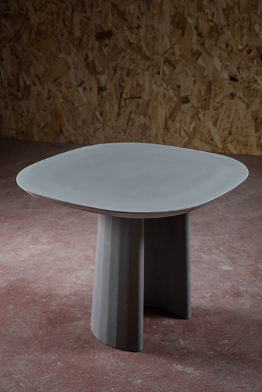 Fusto Pedestal | Stehtische | Forma & Cemento