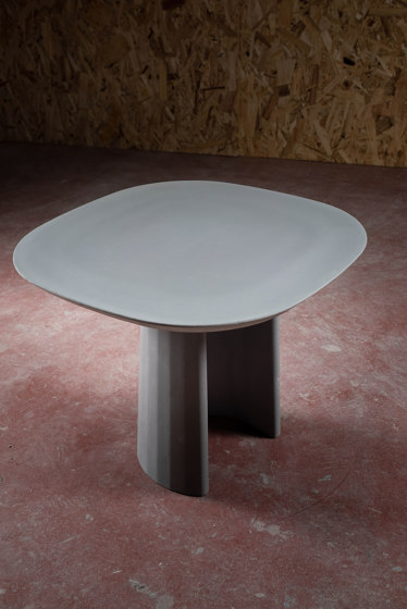 Fusto Pedestal | Stehtische | Forma & Cemento
