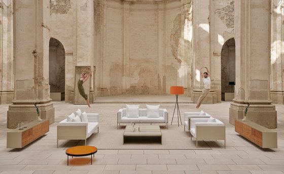 Iris Square Coffee Table | Side tables | GANDIABLASCO