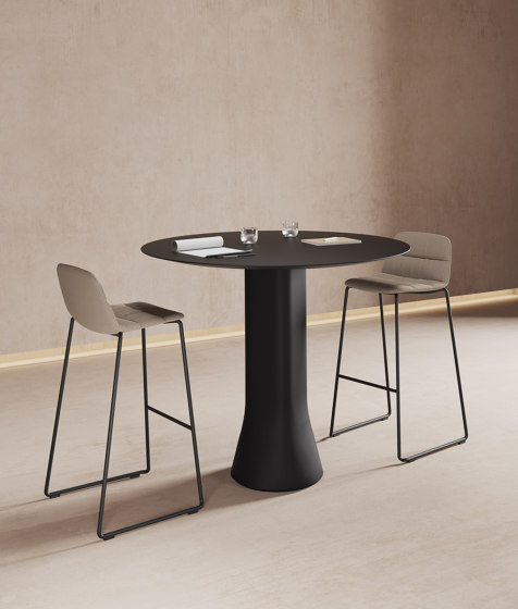 Cambio Outdoor table 220x90 H105 | Standing tables | viccarbe