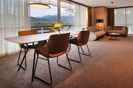 Strain easy chair | Poltrone | Prostoria