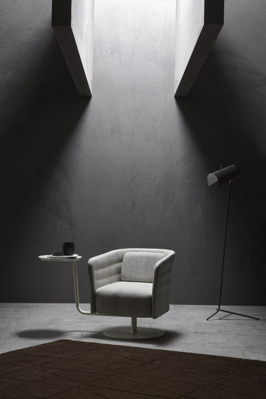 Cell 72 Swivel upholstered easy chair with armrests with 4-spoke base | Armchairs | sitland