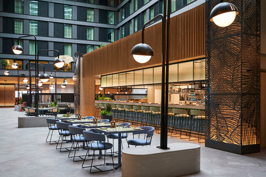 Holiday Inn London, Heathrow Bath Road | Manufacturer references | PARLA