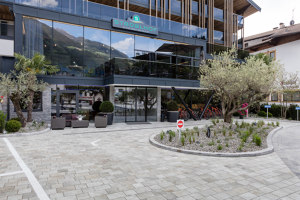 Hotel Stroblhof | Manufacturer references | Kronos Ceramiche
